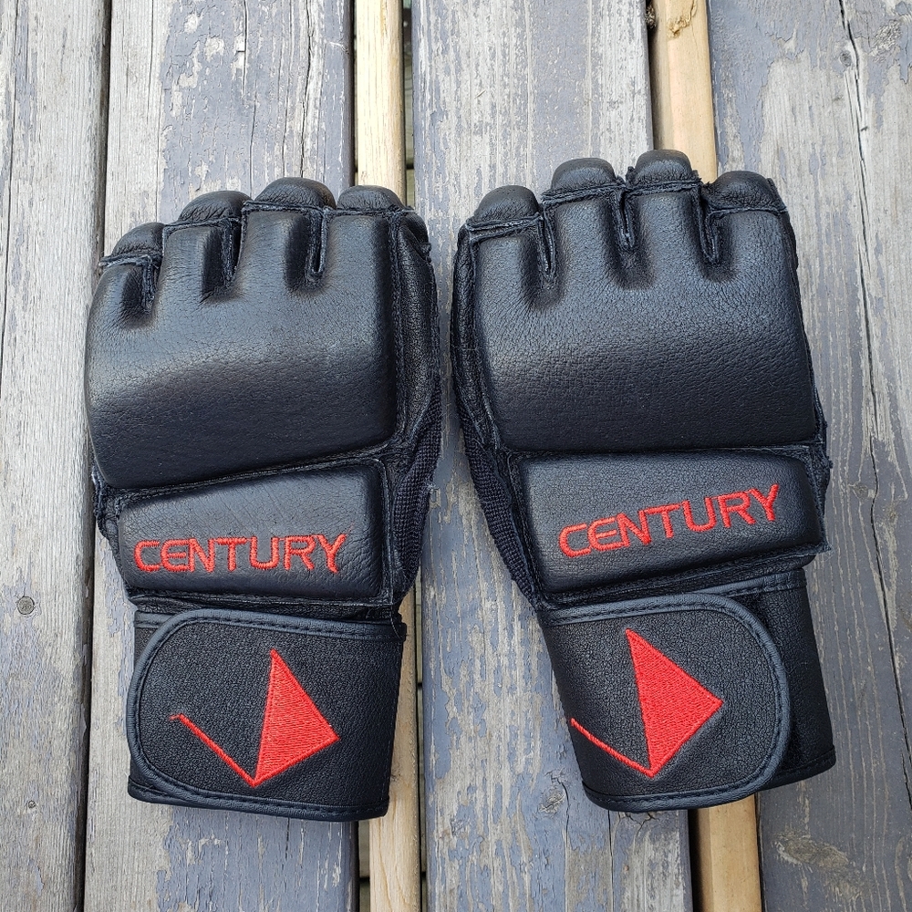 Century professional black leather boxing gloves S